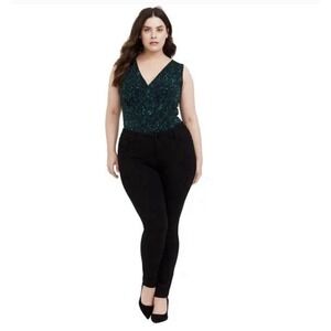 Torrid  Bodysuit Sleeveless Green Leopard Size 3/3X 22 24 Vee Neck